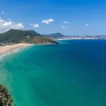 Con Jardin Junto A La Playa De Berria בית נופש