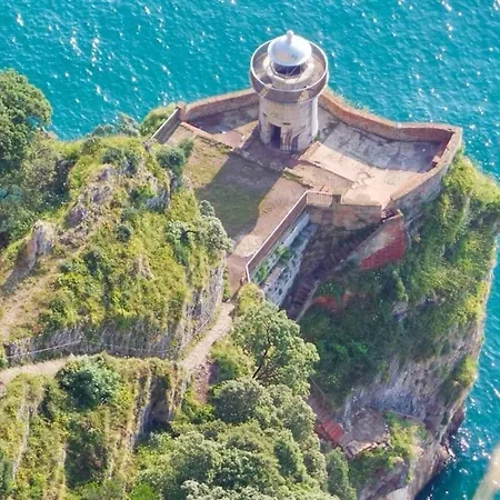 Con Jardin Junto A La Playa De Berria Дом отдыха *