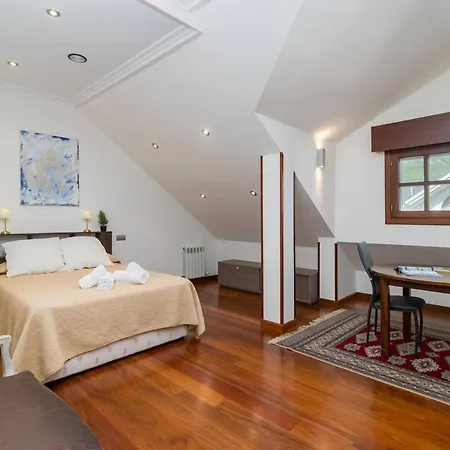 Con Jardin Junto A La Playa De Berria Дом отдыха *