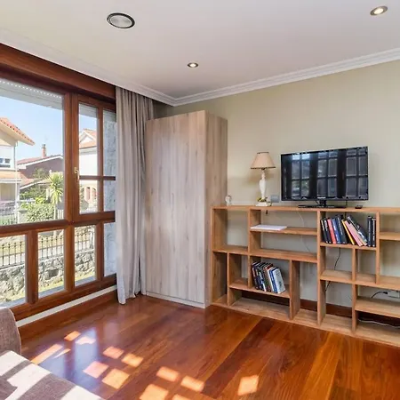 Dom wakacyjny Con Jardin Junto A La Playa De Berria