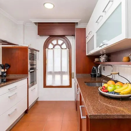 Con Jardin Junto A La Playa De Berria Дом отдыха