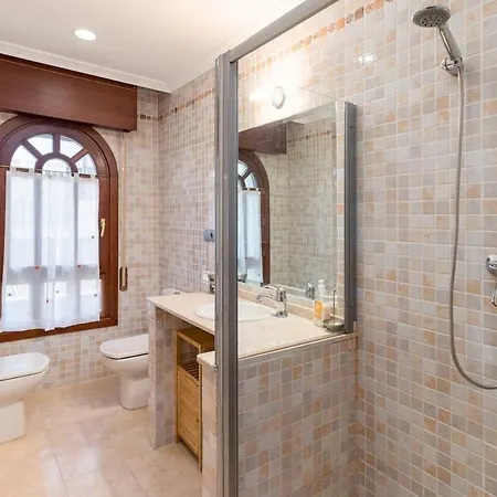 Con Jardin Junto A La Playa De Berria * Сантонья