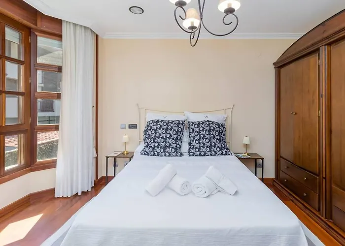 別荘 Con Jardin Junto A La Playa De Berria *