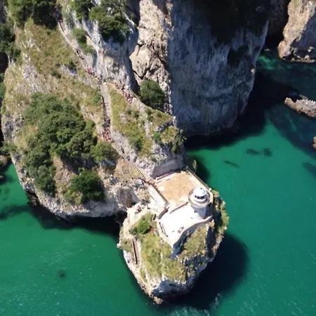 Con Jardin Junto A La Playa De Berria Santoña