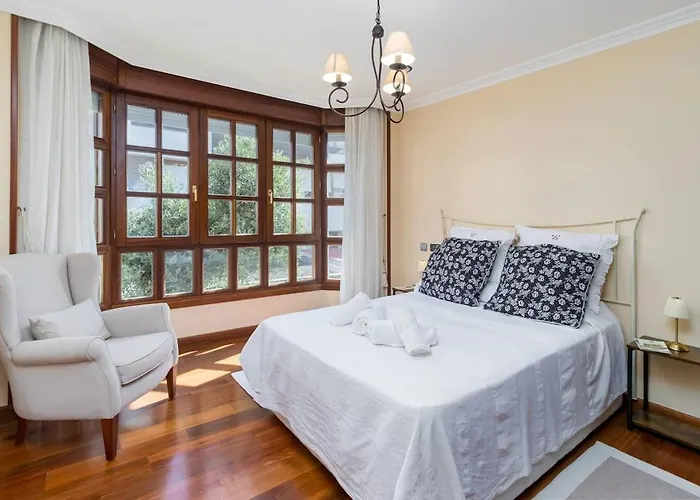 Con Jardin Junto A La Playa De Berria Nyaraló Santoña