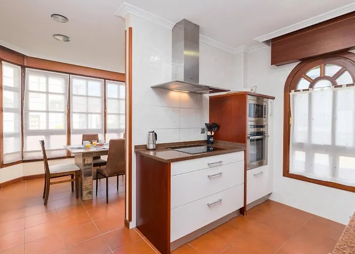 Nyaraló Con Jardin Junto A La Playa De Berria Santoña